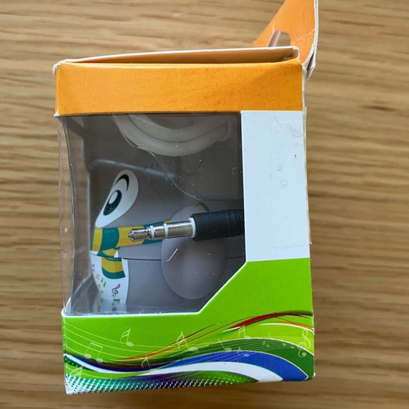 NEW Cutest Owl/Bird Mini Kids Music Speaker (2 in.) - Picture 2 of 3